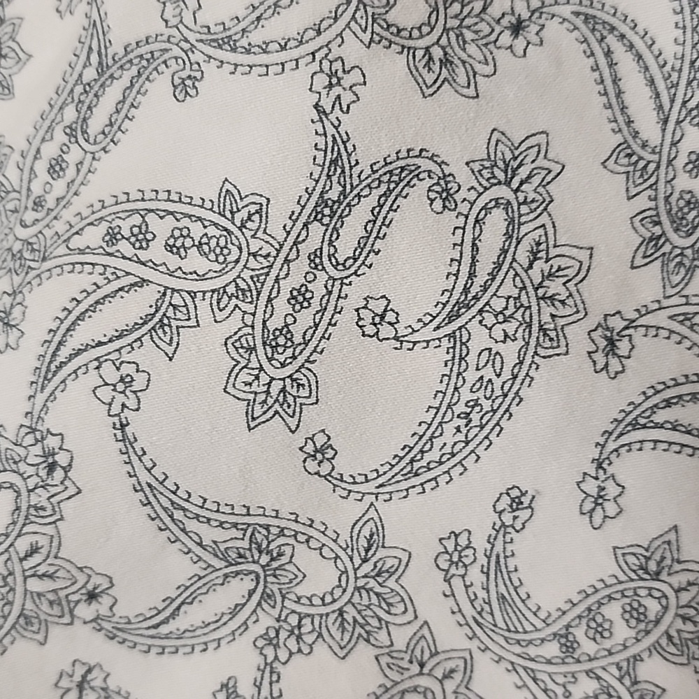 Cream & Black Paisley Print LIMITED Shorts EUC Sz. 4 (fits sz. 6 too)